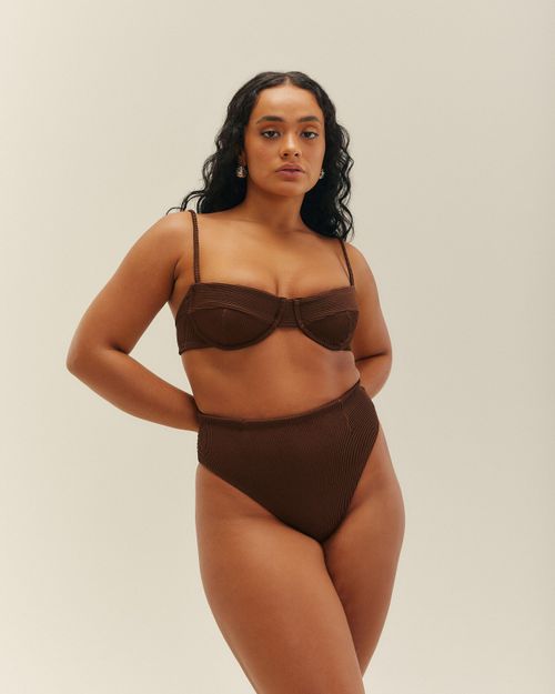 01040528_0338_5-HOTPANTS-CLASSICA-NERVURA