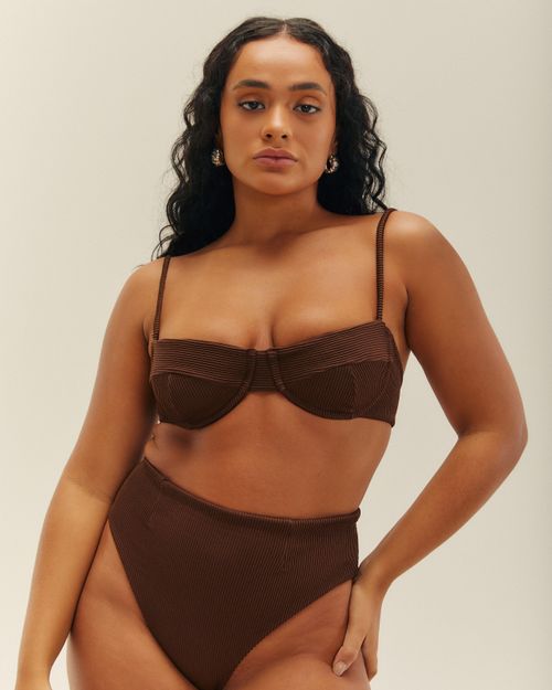 01040528_0338_7-HOTPANTS-CLASSICA-NERVURA