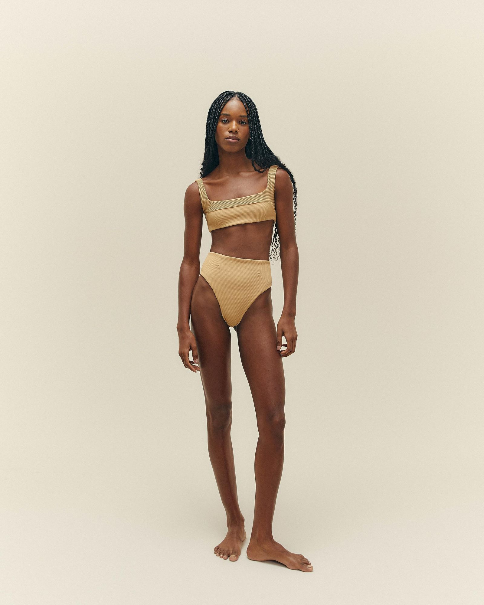 01040520_0271_1-HOTPANTS-CLASSICA-NERVURA