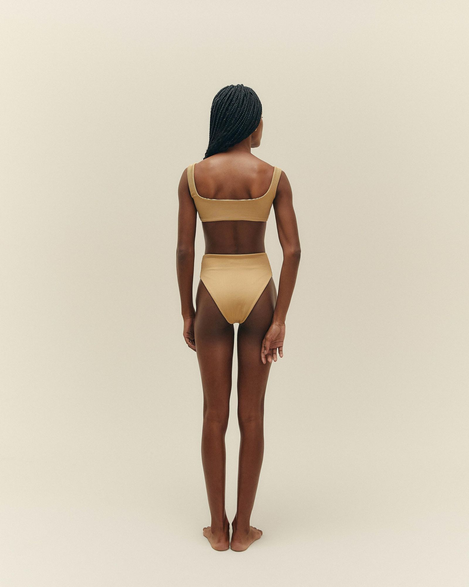 01040520_0271_2-HOTPANTS-CLASSICA-NERVURA