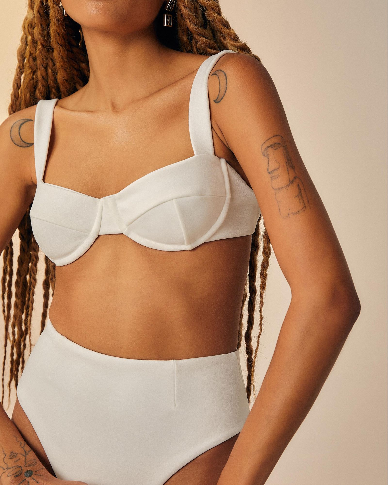 01040074_0014_4-HOTPANTS-CLASSICA-CREPE