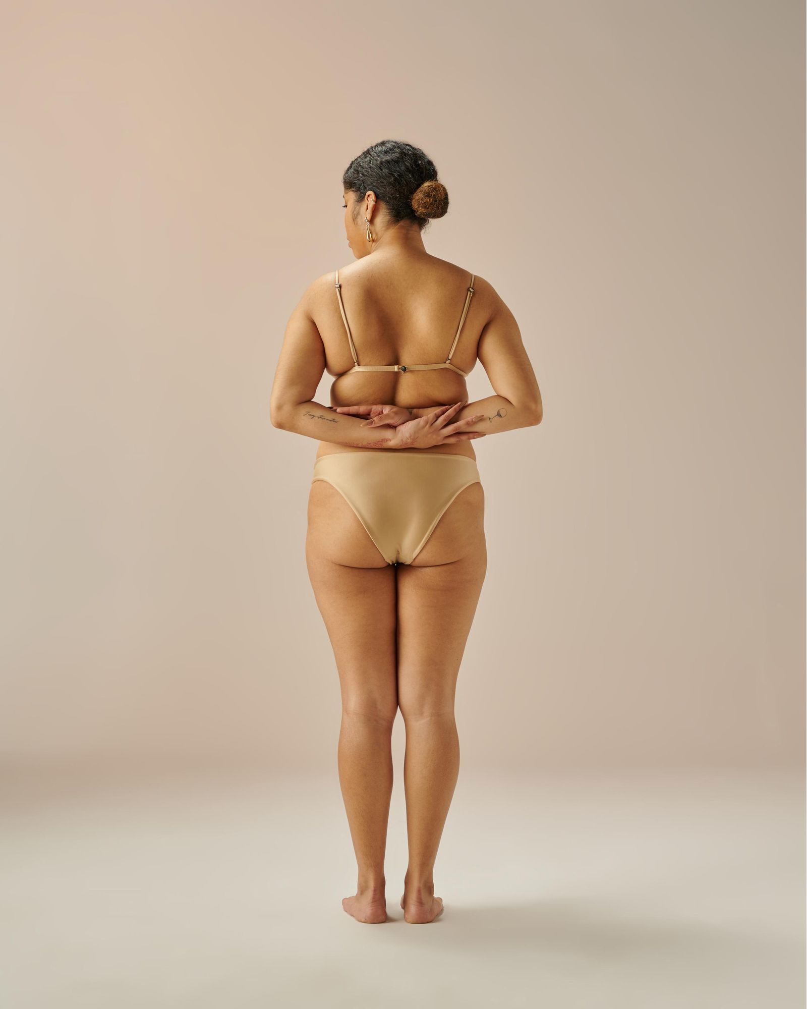 01030552_0271_5-TOP-OLIVIA