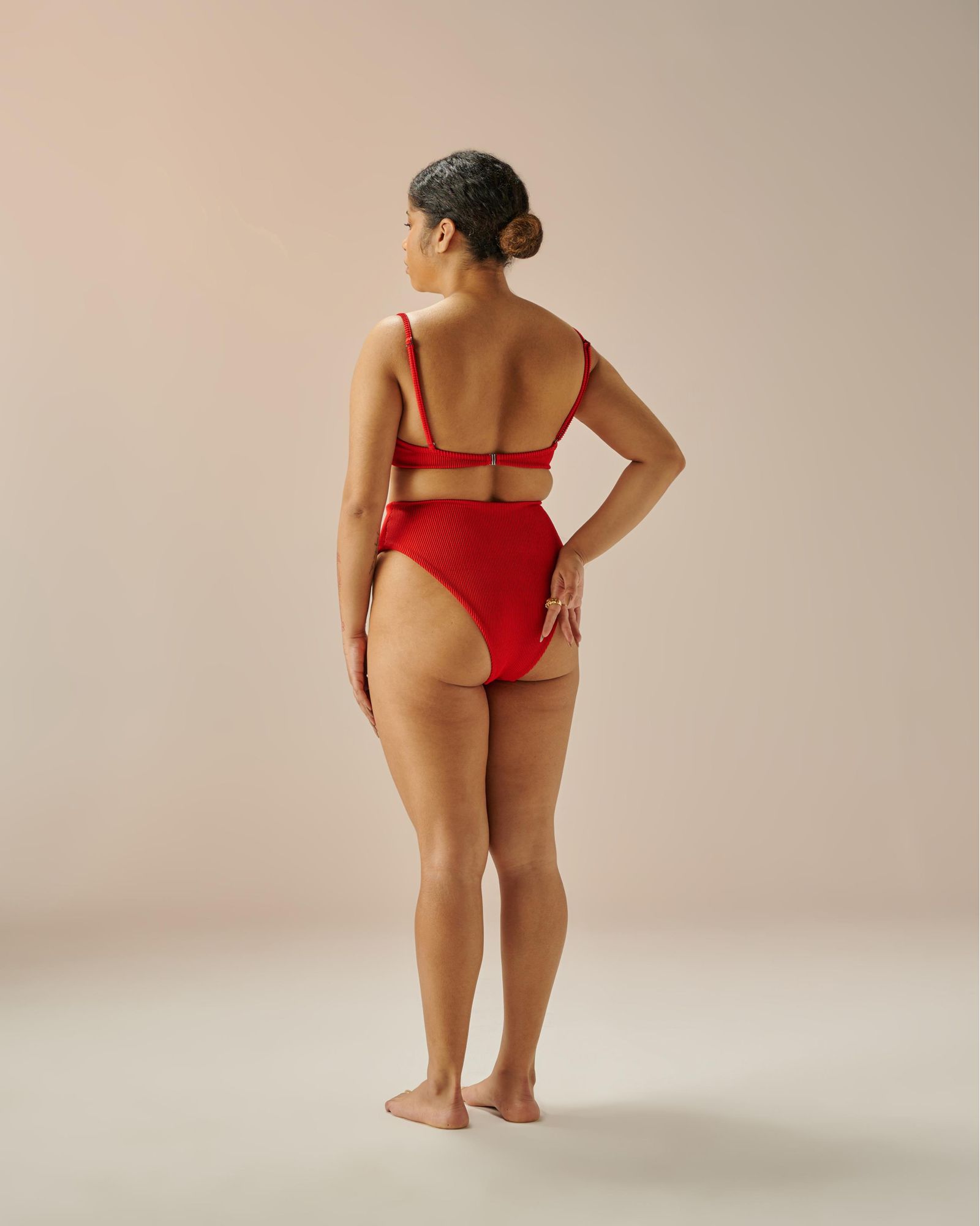 01040471_0247_8-HOTPANTS-CLASSICA-NERVURA