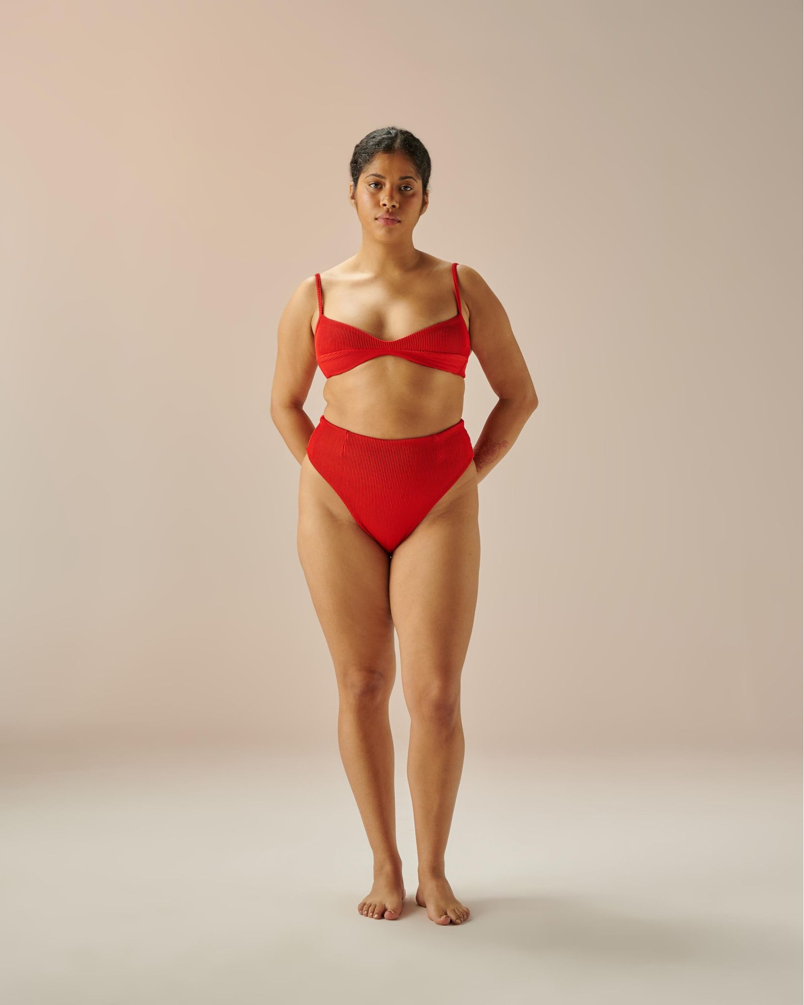 01040471_0247_9-HOTPANTS-CLASSICA-NERVURA