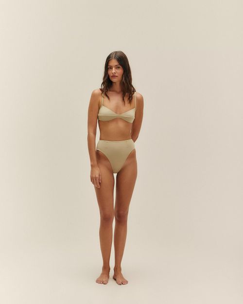 01040586_0322_1-HOTPANTS-CLASSICA