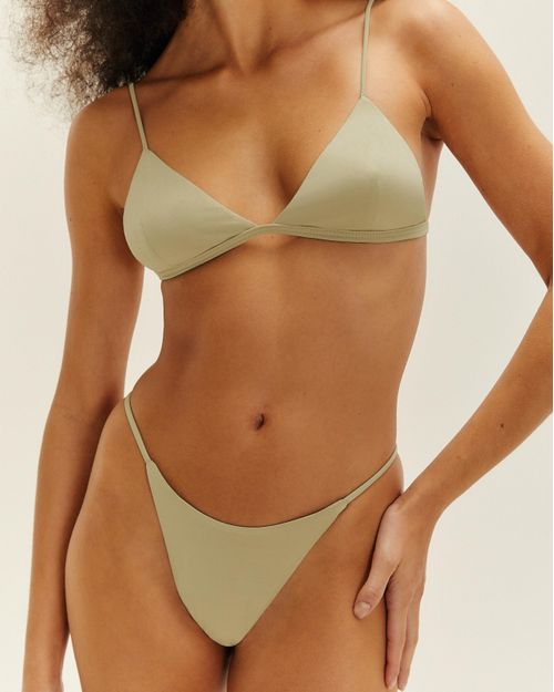 01030697_0322_4-TOP-OLIVIA