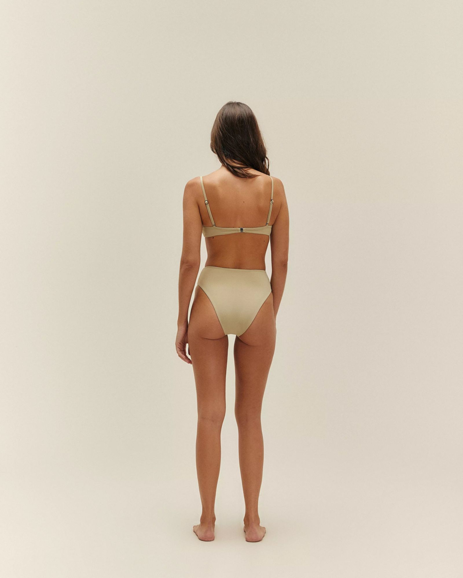 01040586_0322_2-HOTPANTS-CLASSICA