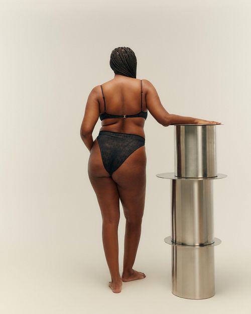 01030884_0383_2-TOP-NAI-RENDA