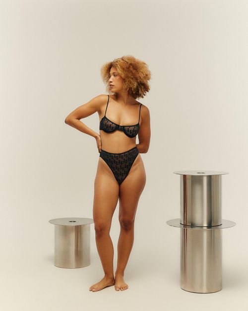 01030884_0383_5-TOP-NAI-RENDA