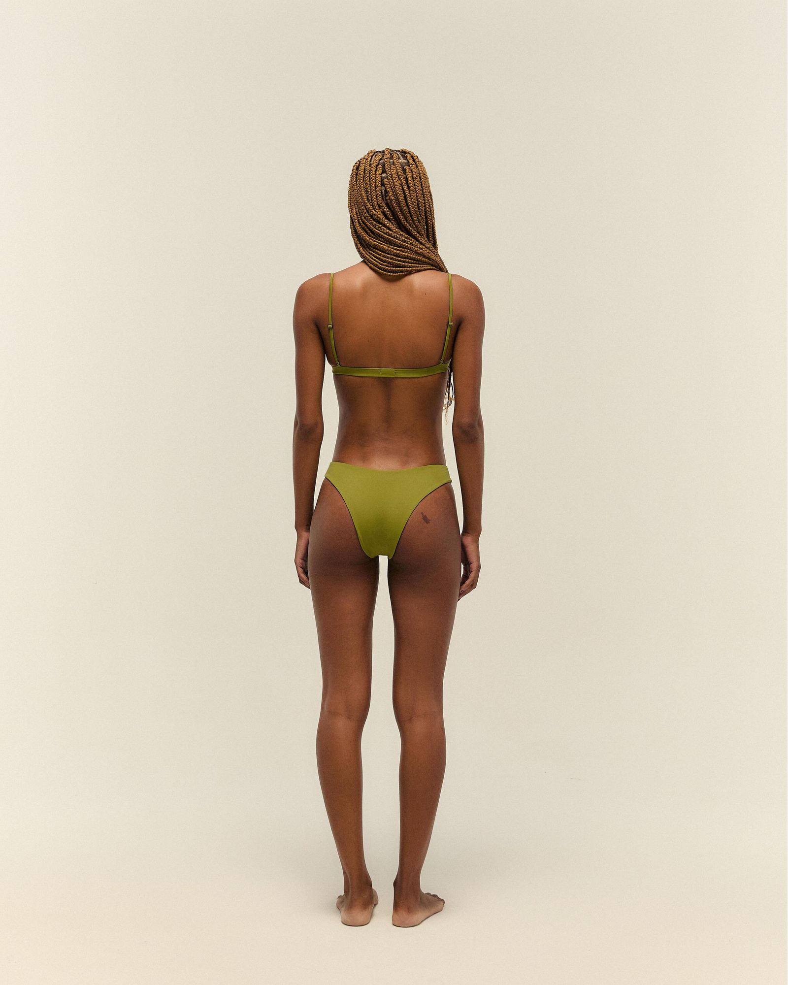 01030868_0379_3-TOP-LANA-FP