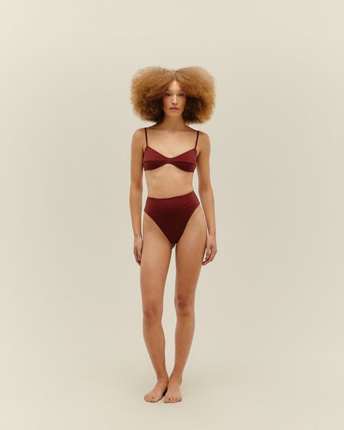 01030924_0296_2-TOP-MONICA-REGULAVEL-FP