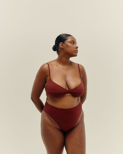 01030924_0296_5-TOP-MONICA-REGULAVEL-FP