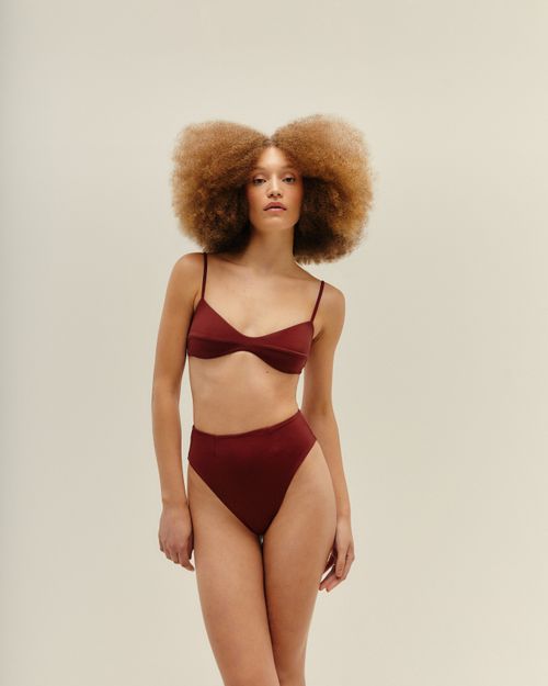 01030924_0296_6-TOP-MONICA-REGULAVEL-FP