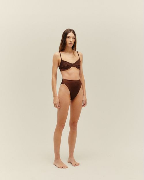 01030914_0338_2-TOP-MONICA-REGULAVEL-NERVURA