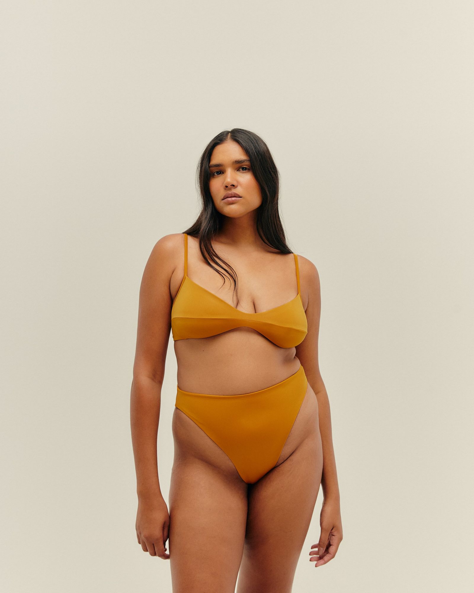 01030919_0152_5-TOP-MONICA