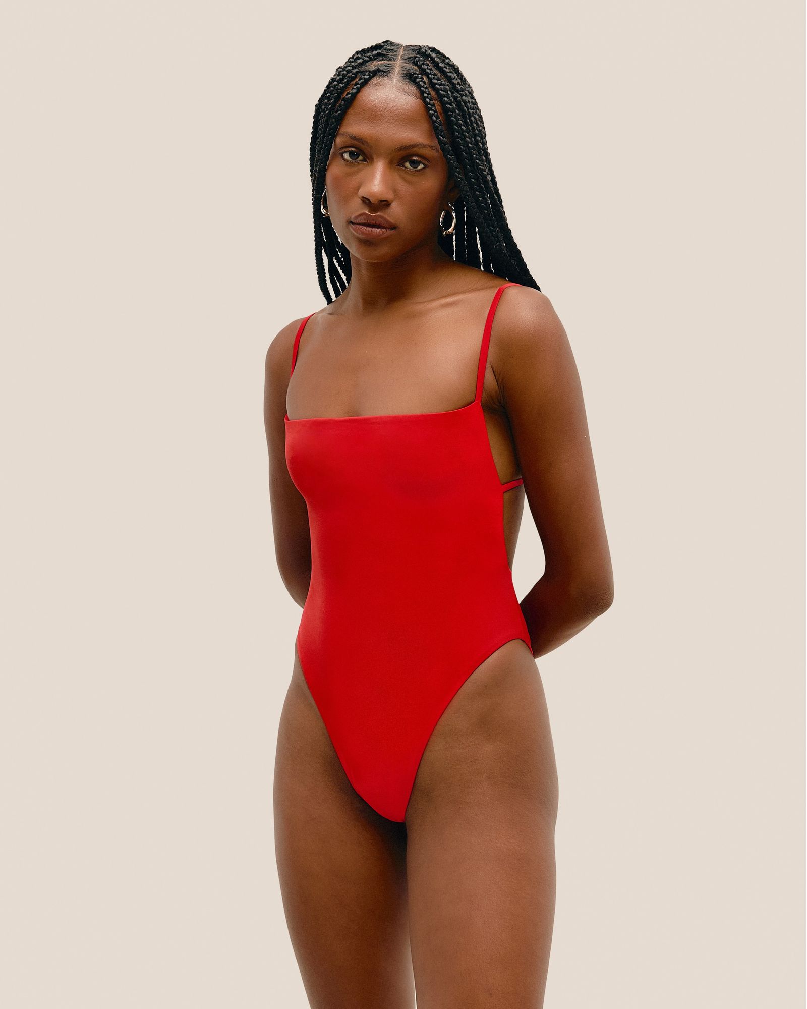 01020608_0247_3-MAIO-NINA-FP