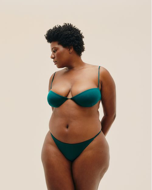 01030988_0406_5-TOP-ELLA