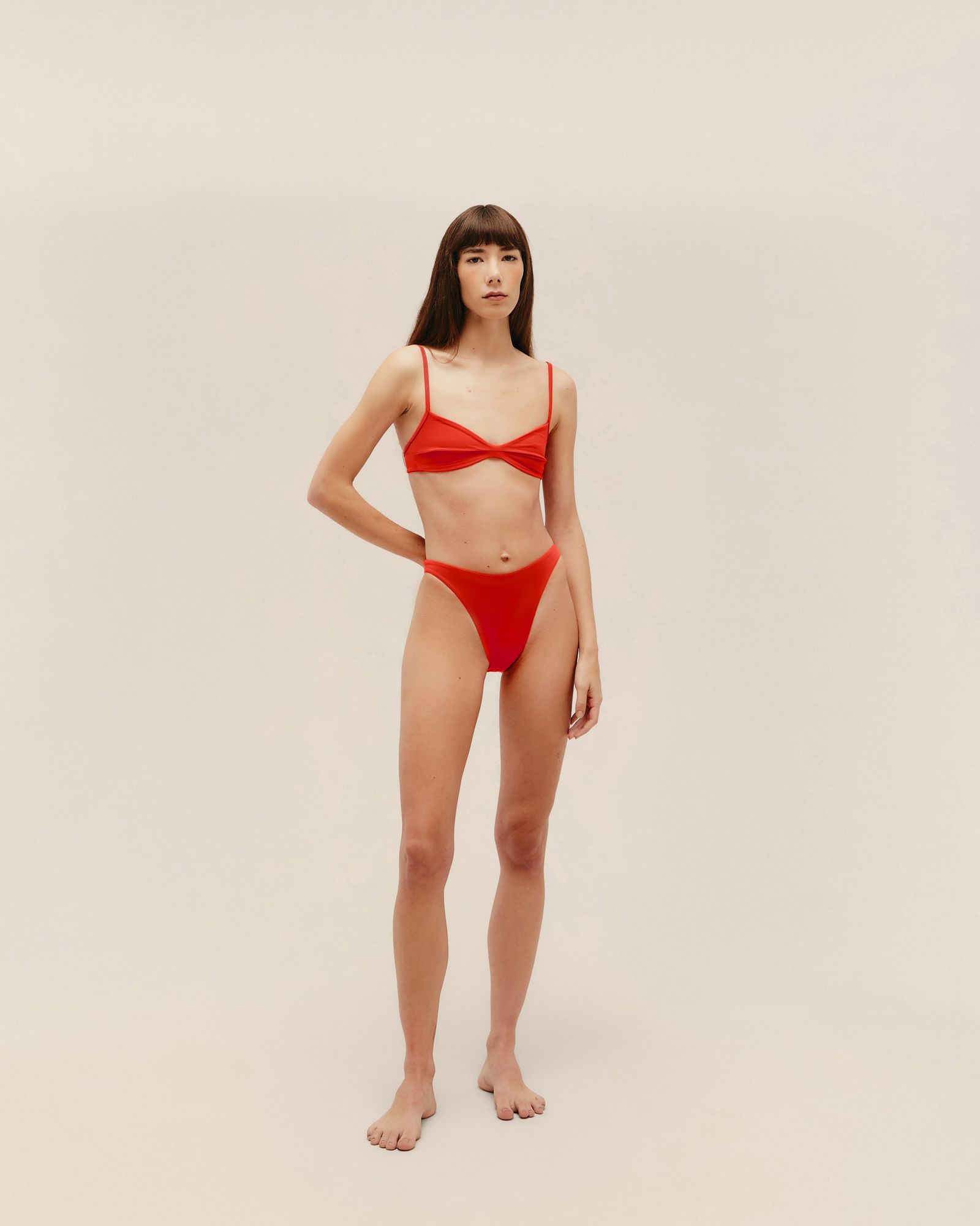 01030670_0247_2-TOP-MONICA-FP