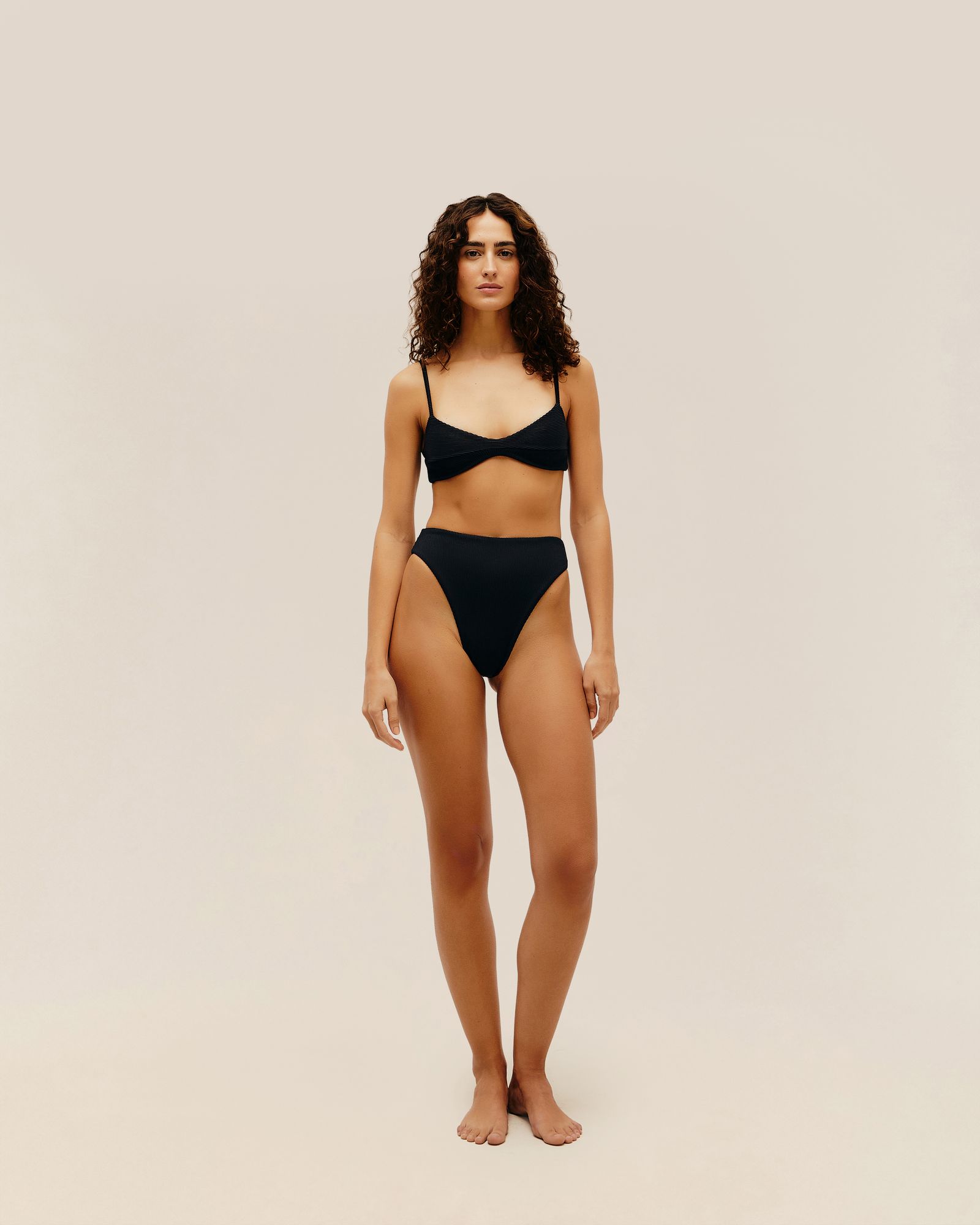 01031067_0001_1-TOP-MONICA-REGULAVEL-NERVURA