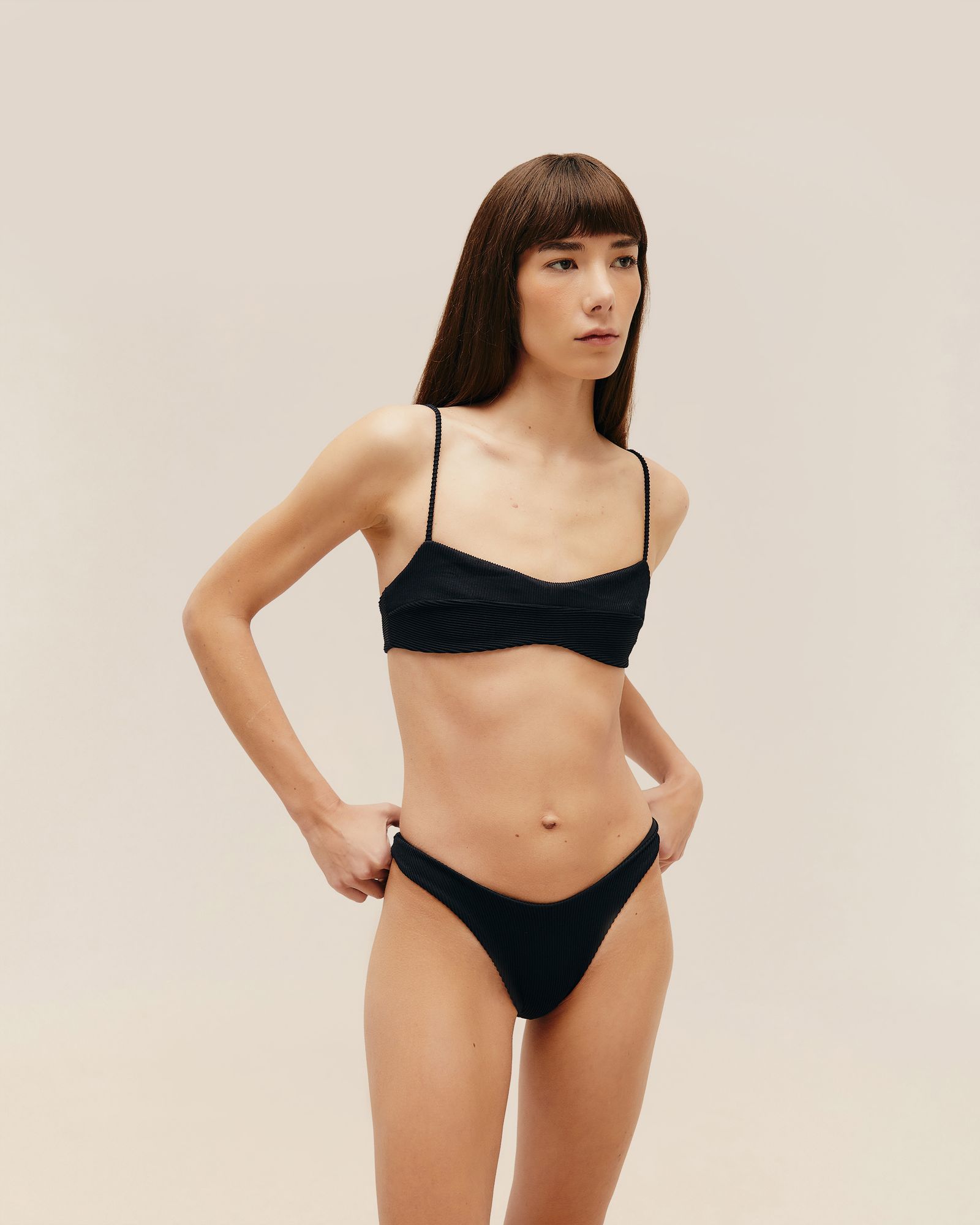 01031066_0001_3-TOP-AGATHA-NERVURA