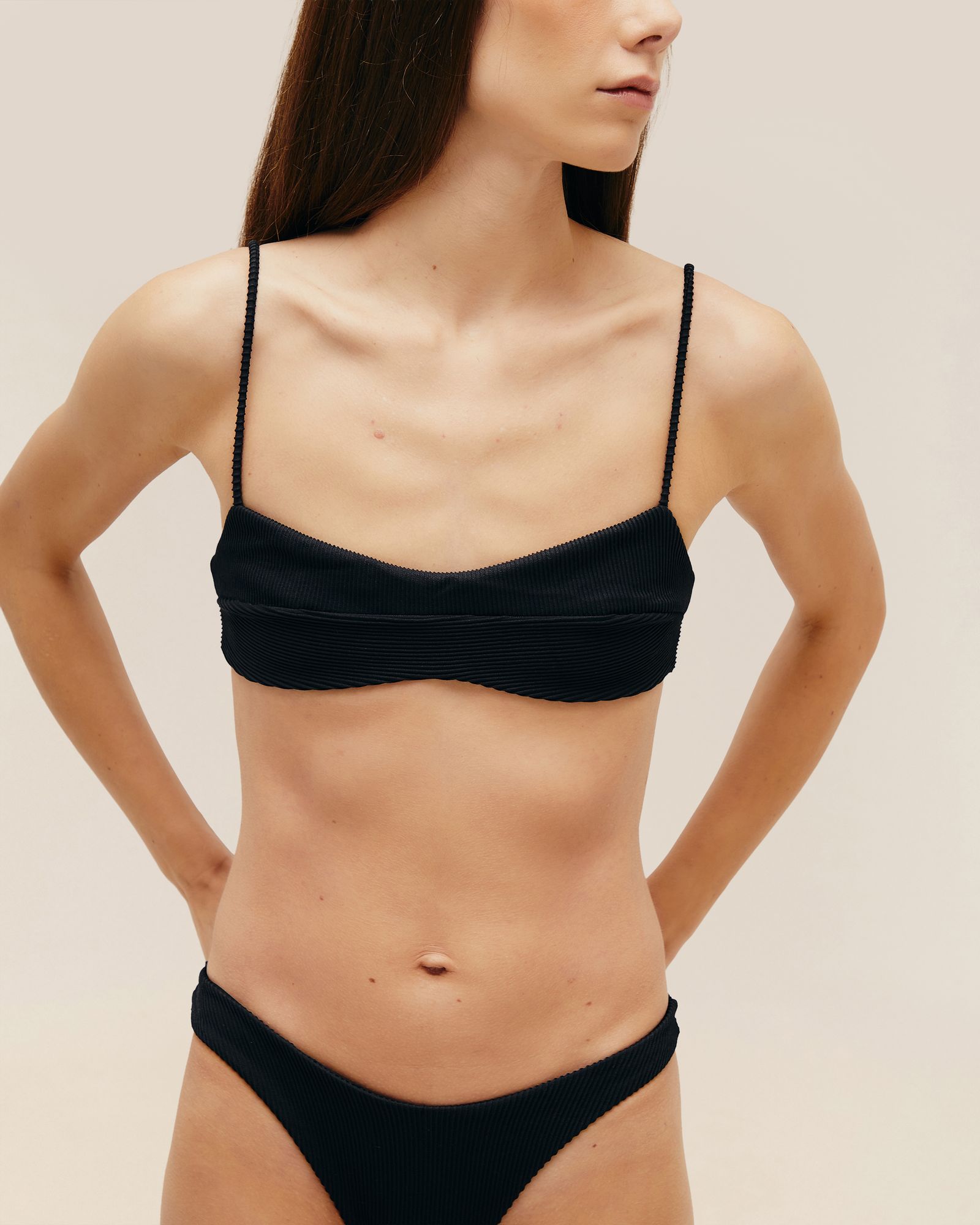 01031066_0001_5-TOP-AGATHA-NERVURA