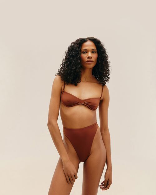 01030772_0363_4-TOP-LANA