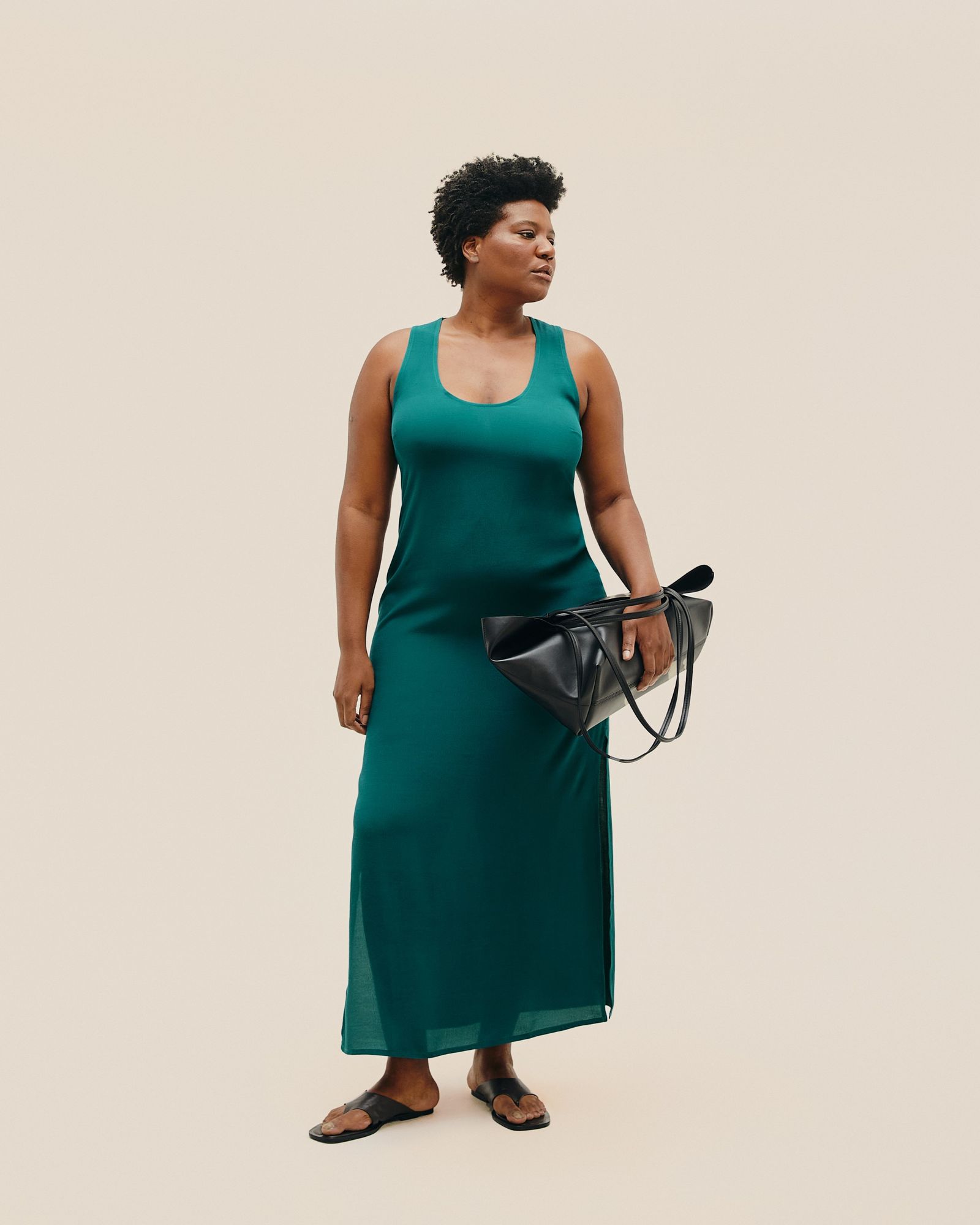 03010380_0406_1-VESTIDO-DECOTE-U-LONGO