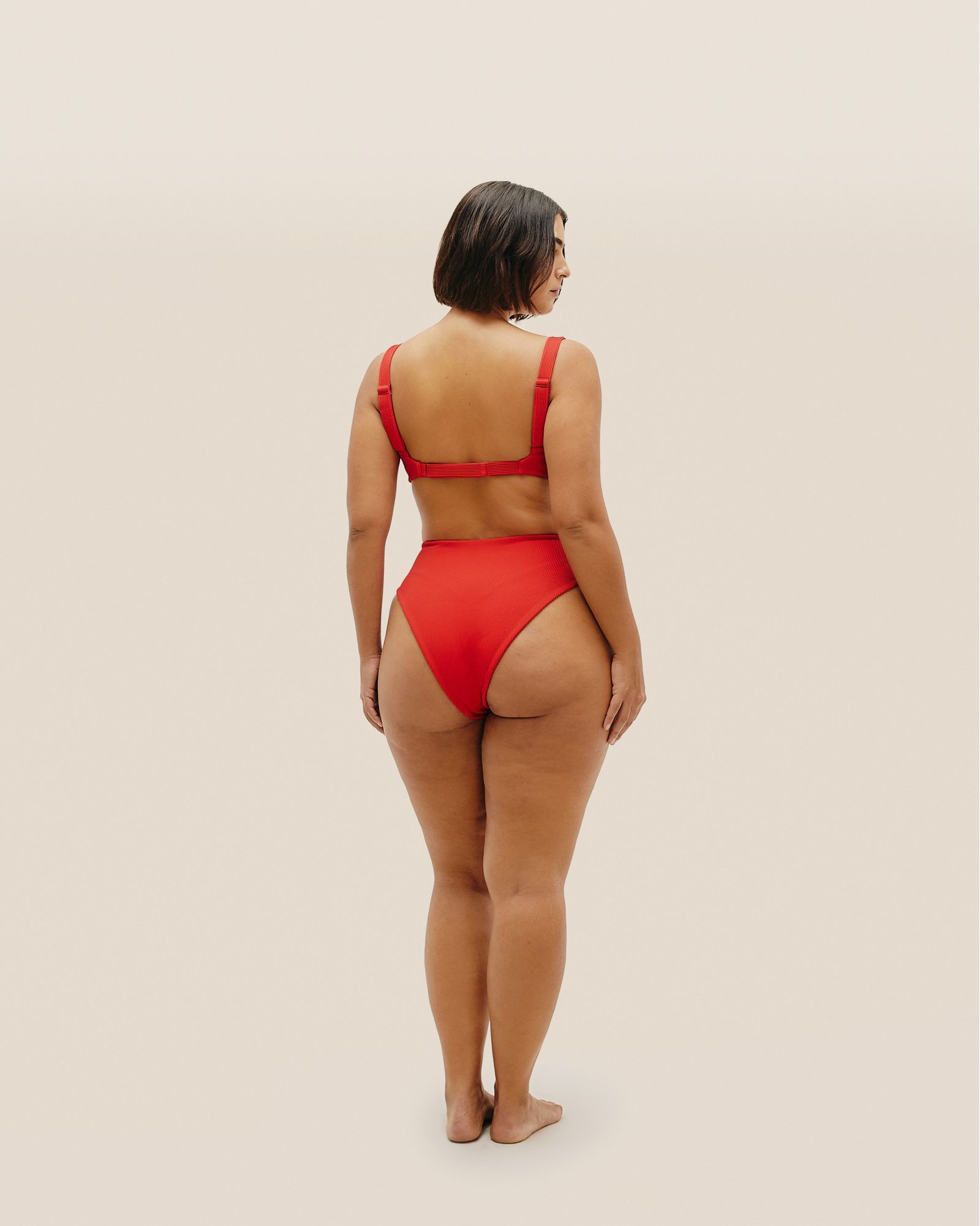 01040471_0247_2-HOTPANTS-CLASSICA-NERVURA