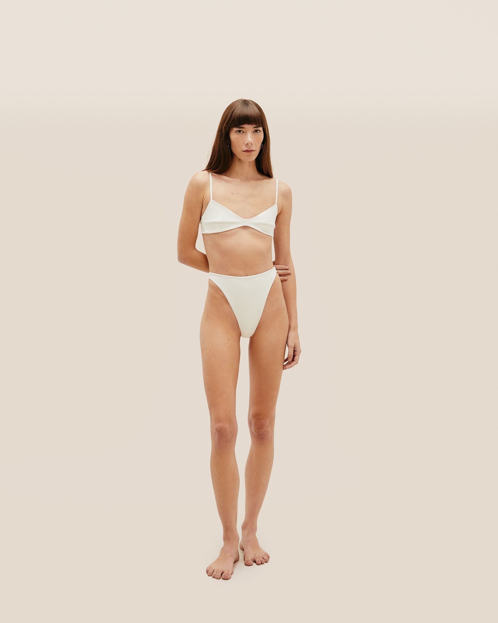 01031023_0014_1-TOP-MONICA-REGULAVEL-FP