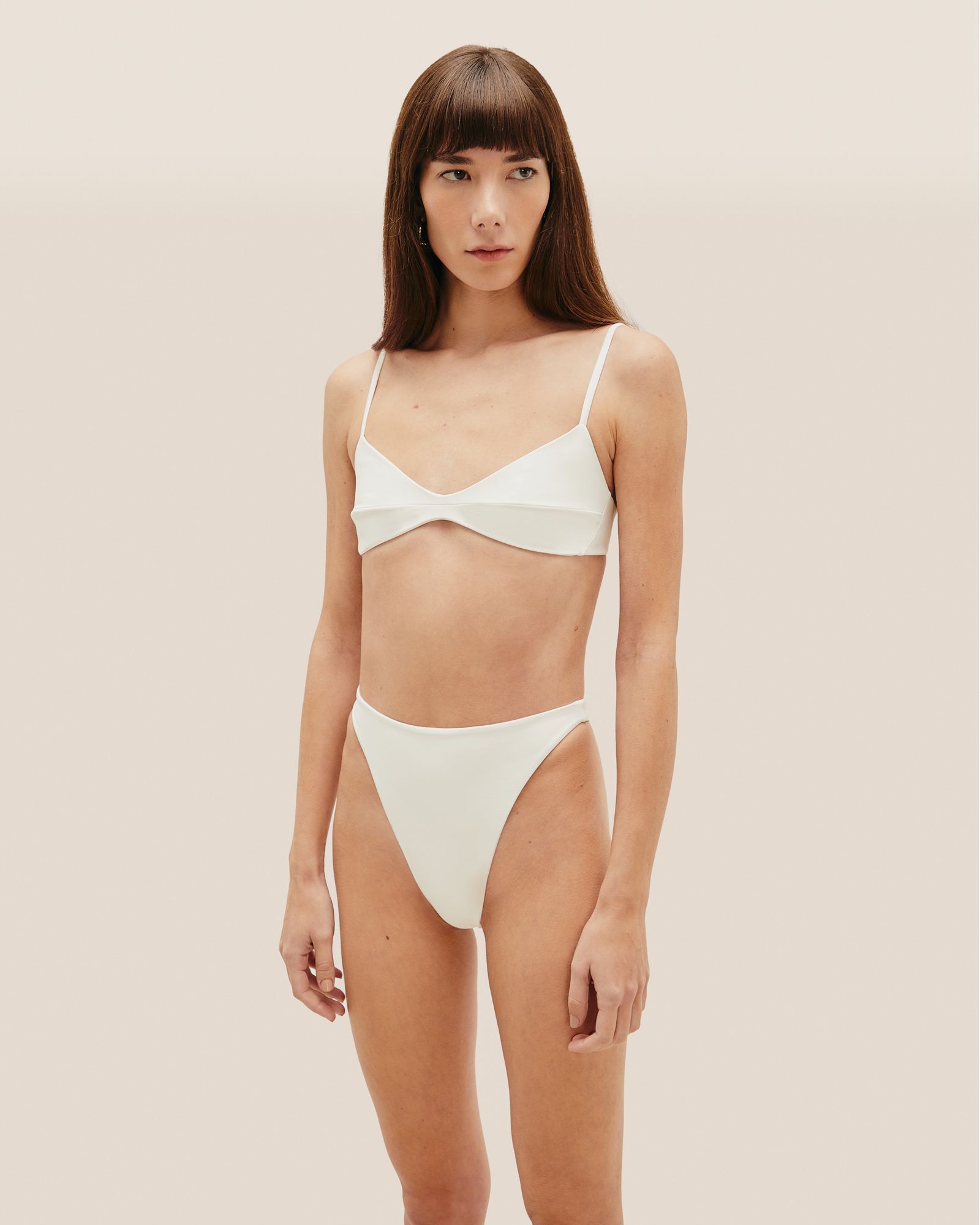 01031023_0014_3-TOP-MONICA-REGULAVEL-FP