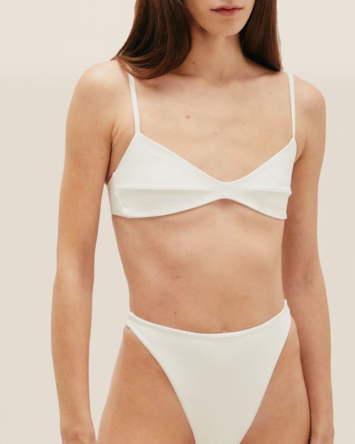 01031023_0014_4-TOP-MONICA-REGULAVEL-FP