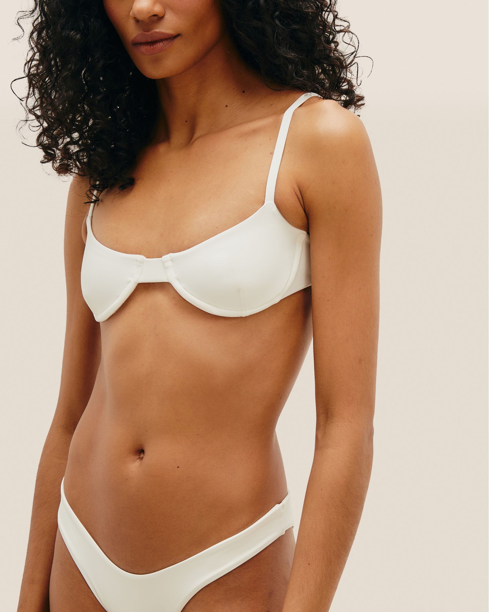 01031022_0014_4-TOP-ANDREZA-FP