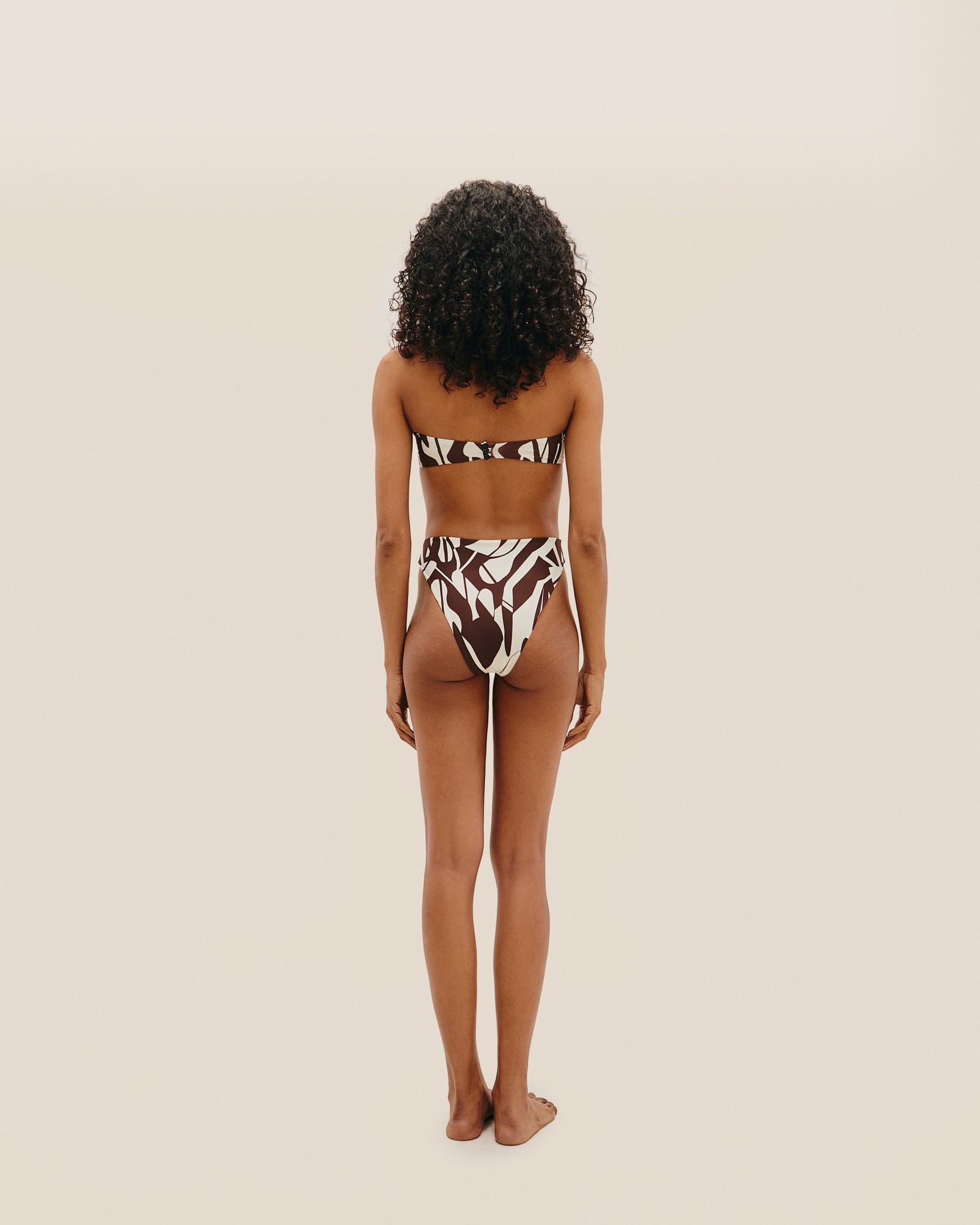 01031072_0411_2-TOP-GABI-RETO-ESTMAPADO