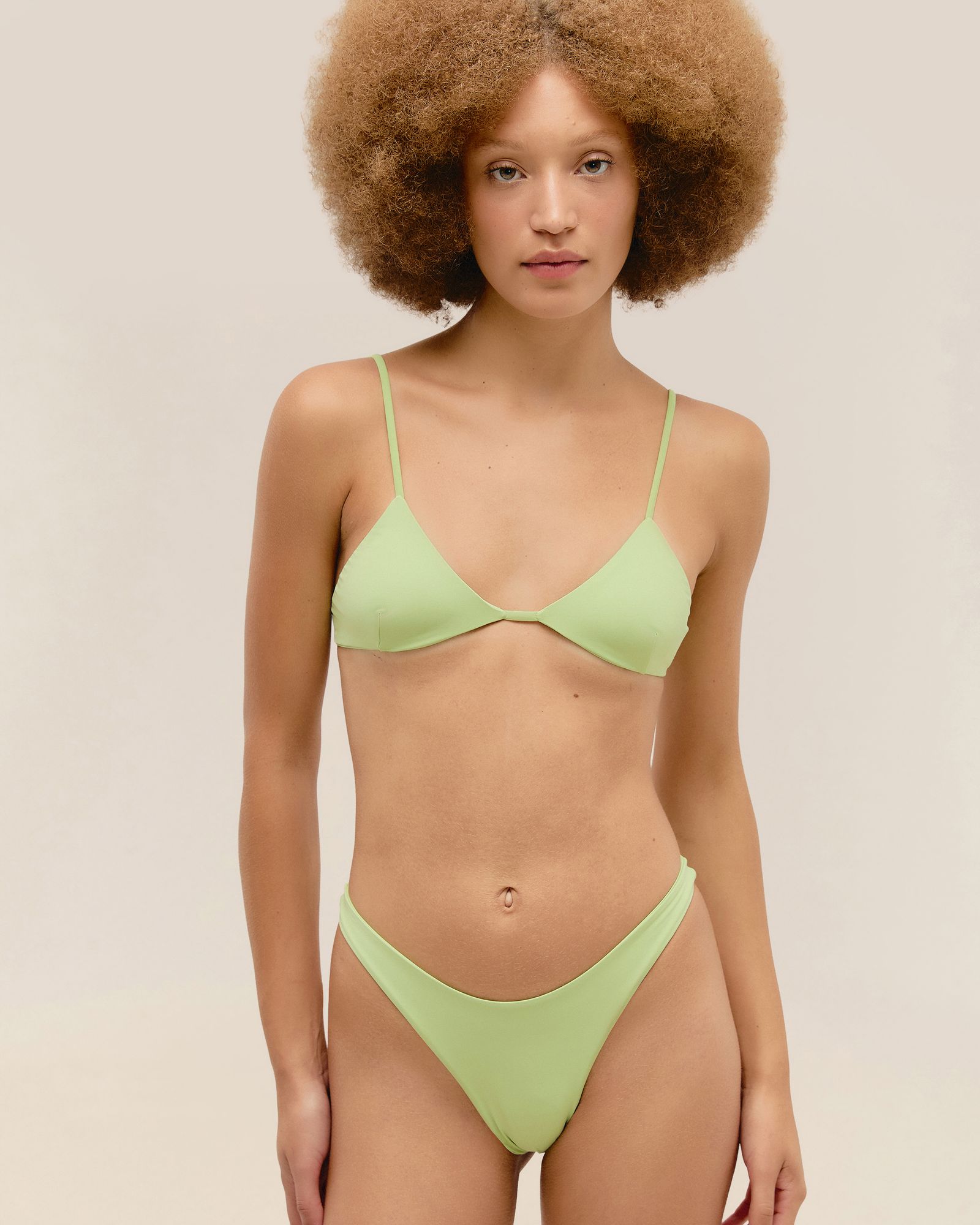 01031031_0407_4-TOP-CORA