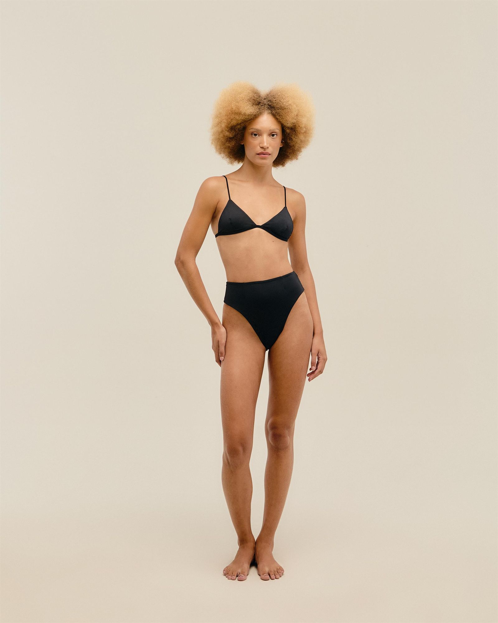 01030736_0003_1-TOP-OLIVIA-REGULAVEL