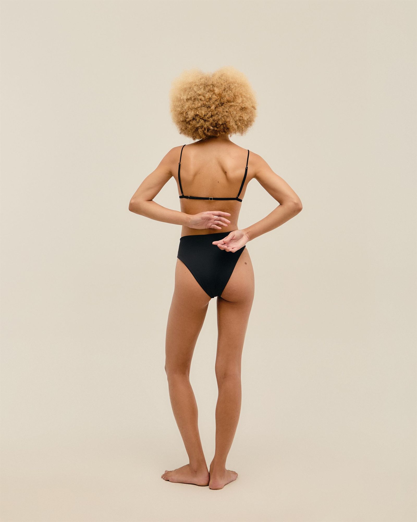 01040073_0003_2-HOTPANTS-CLASSICA