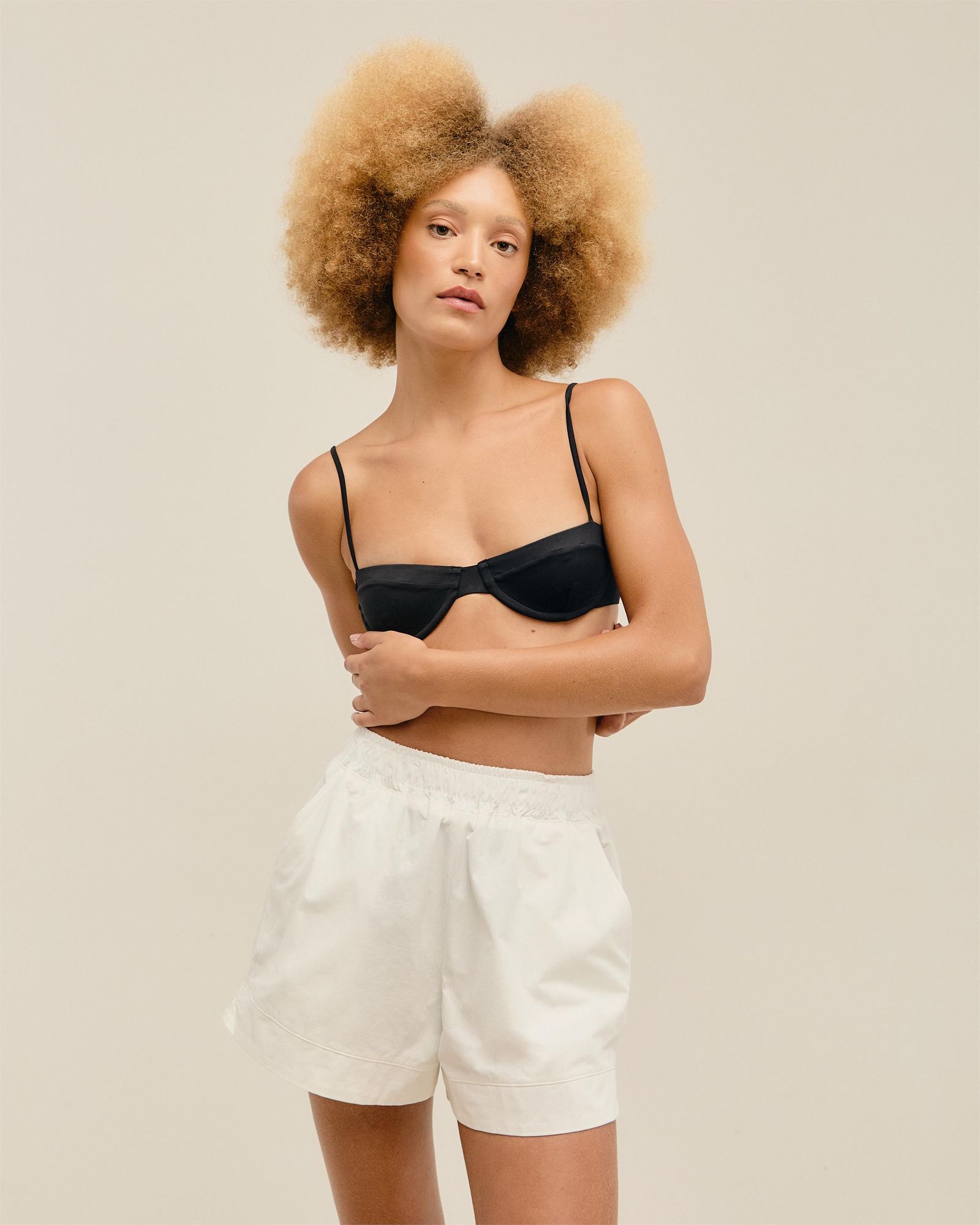 03100076_H014_3-SHORT-GABRIELA